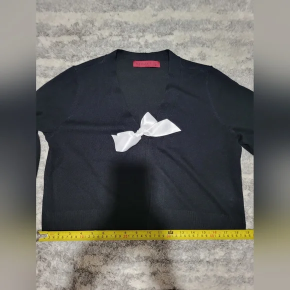 Elegant Black Sweater with White Bow - Picture 12 of 14